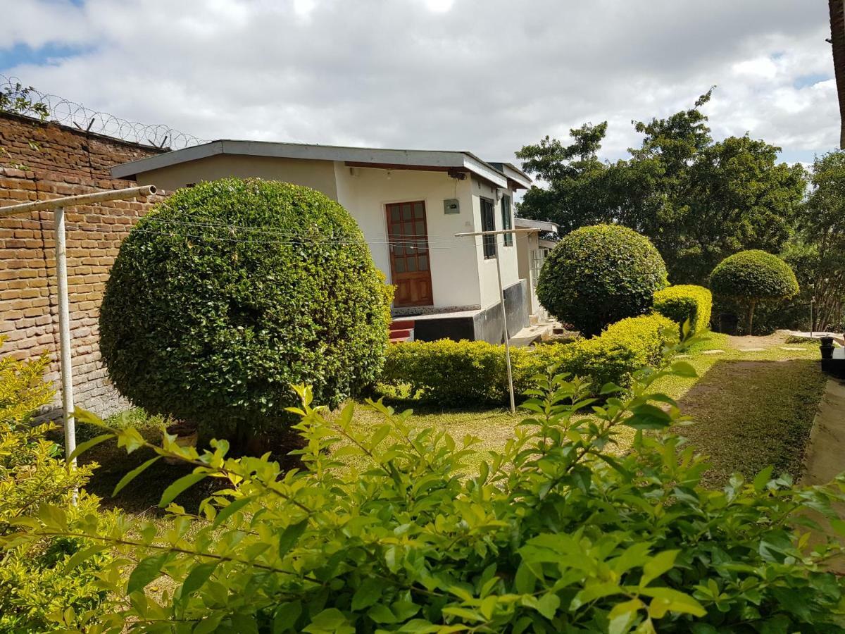 Chinyonga Guesthouse Limbe Esterno foto